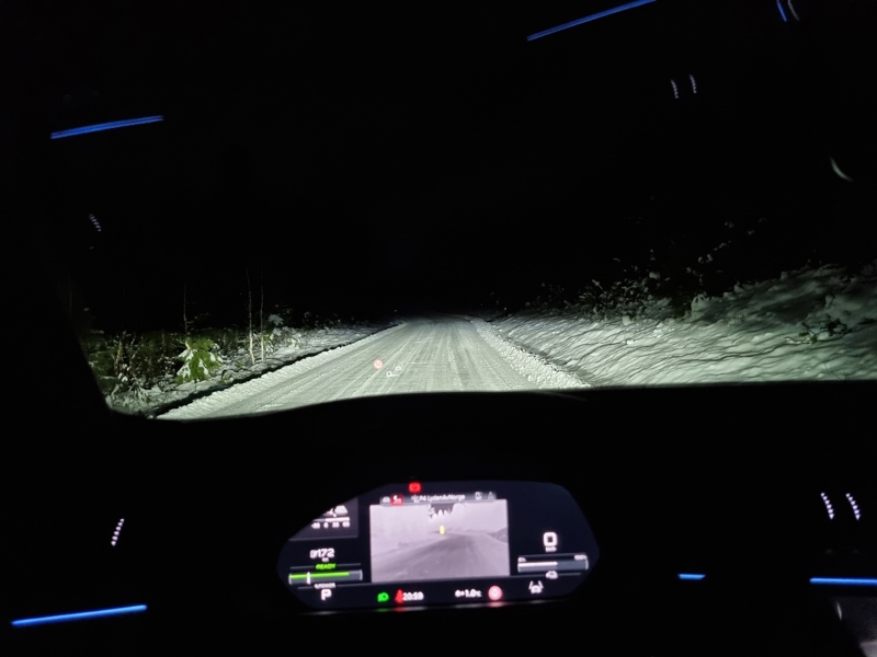 Nightvision viser fotgjenger som ikke sees med vanlig syn
