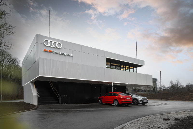 Audi-charging hub