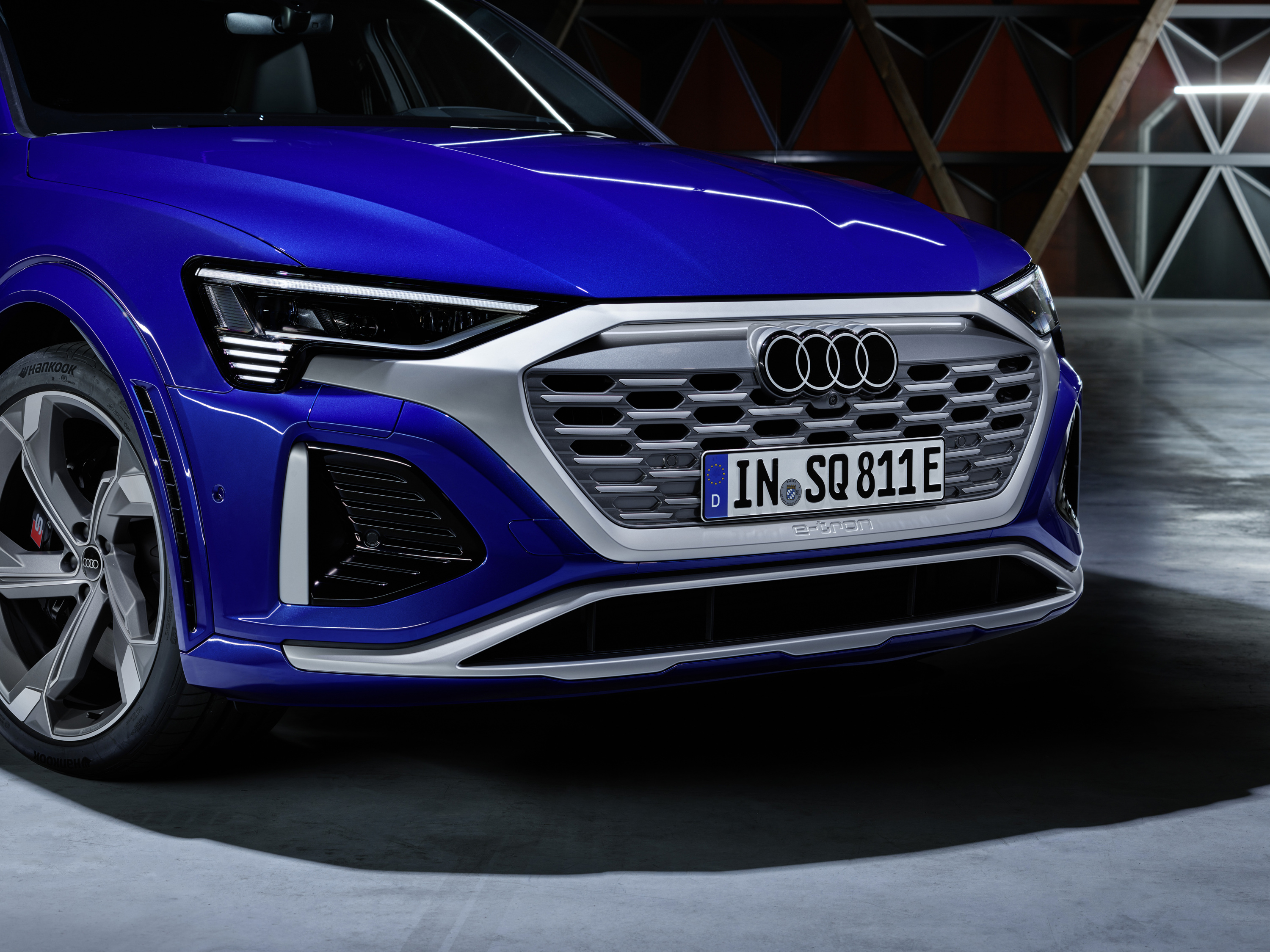 Audi e-tron facelift - the new 2024 Audi Q8 e-tron 