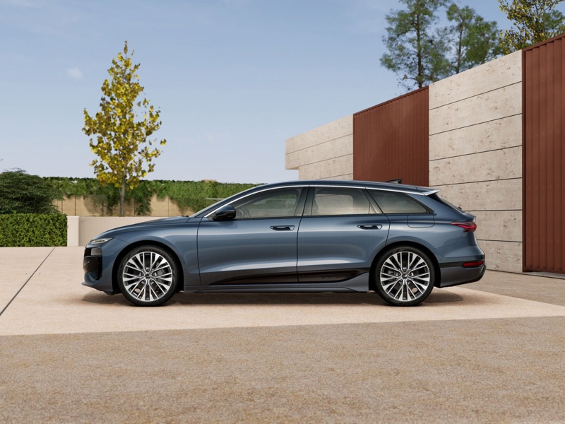 Audi A6 e-tron in plasma blue