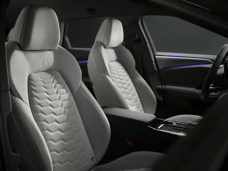 S-line Sport Seats with beige leather