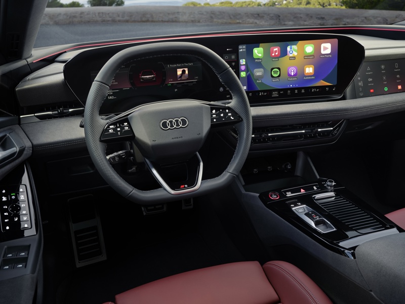 Audi A6 e-tron med virtuell cockpit, MMI skjerm og MMI frontpassasjerskjerm