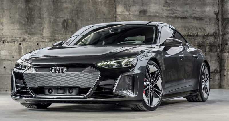 Audi RS e-tron GT in Daytona Pearl Grey