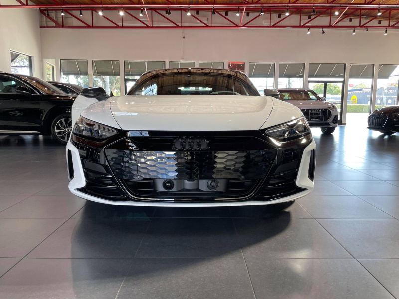 Audi RS e-tron GT in Ibis White with carbon optics