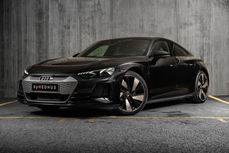 Audi e-tron GT in Mythos Black