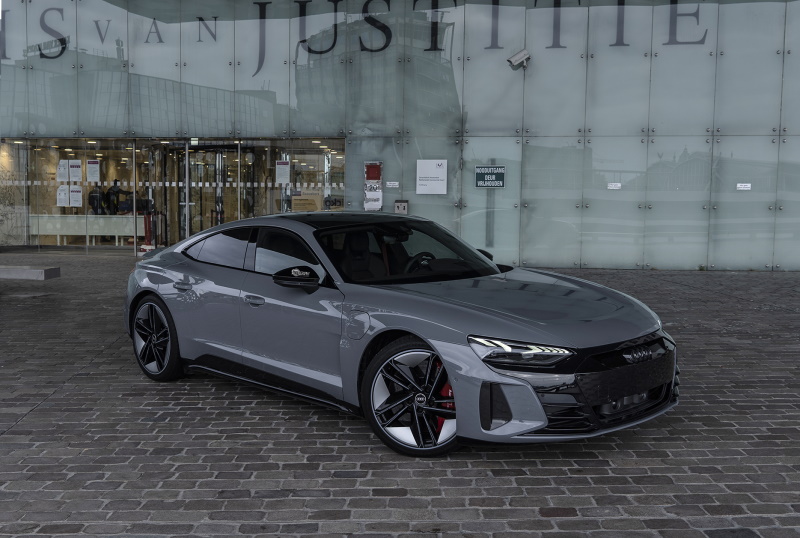 Audi e-tron GT in Nardo Grey