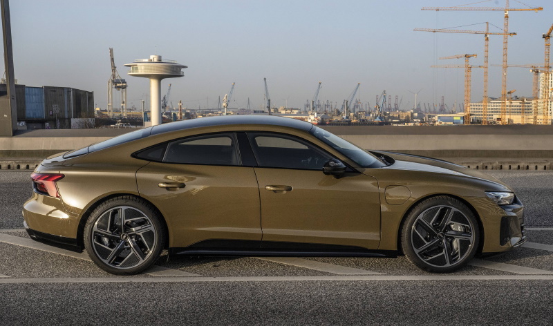 Audi e-tron GT in Tactile Green