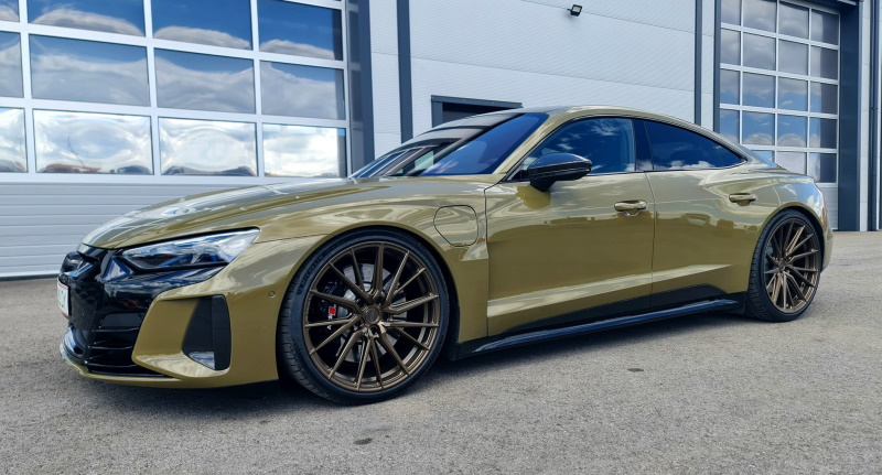 Vossen HF4T on a Tactical Green RS e-tron GT