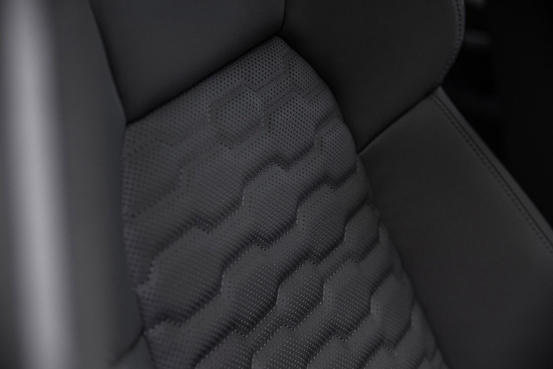 Sport Pro seats ventilated leather