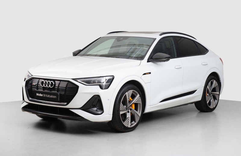 Audi e-tron 55 Sportback S-line in glacier white with black optics