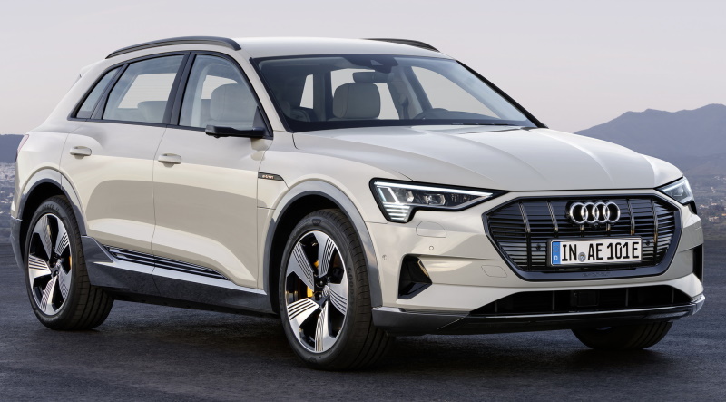 Audi e-tron 55 i Siam Beige med sort optikk og kontrastfarge