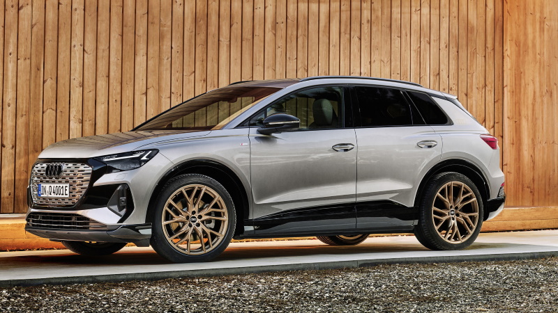 Audi Q4 50 e-tron quattro in typhoon grey and shadow look plus