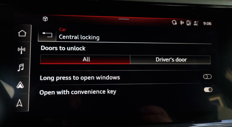 Central locking settings in Audi Q4 e-tron MMI