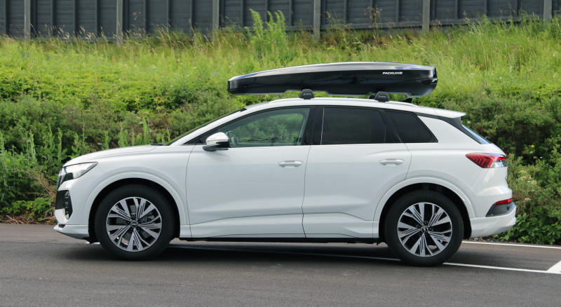 Audi Q4 e-tron with packline roof box