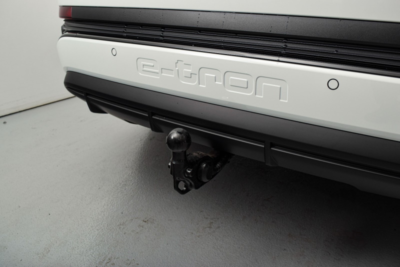 Optional retractable tow hitch